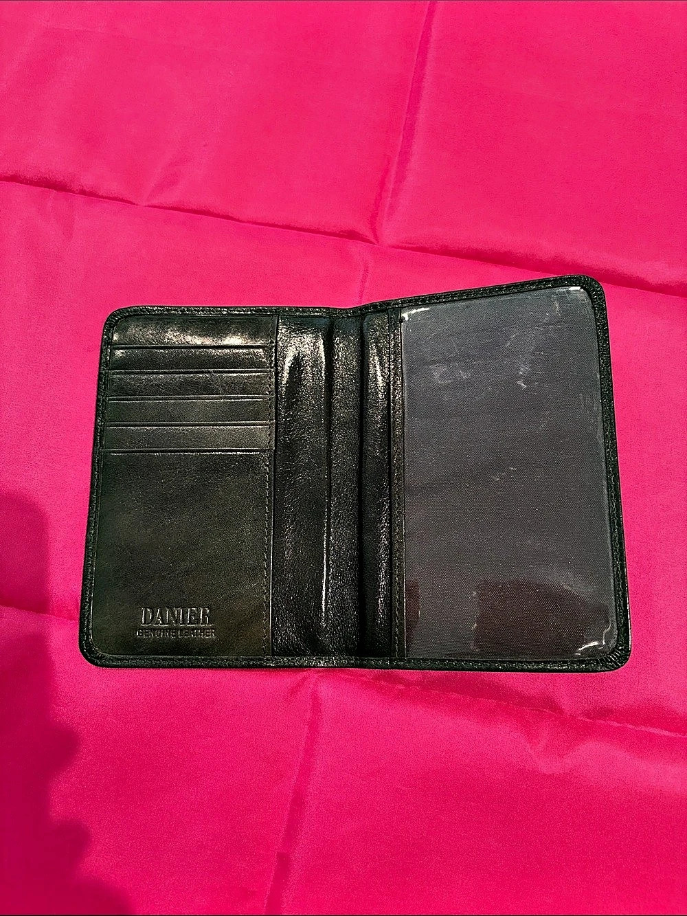 DANIER Leather Wallet in dark Green
